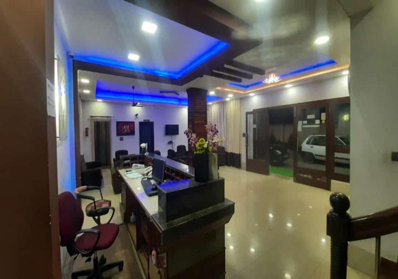 Hotel Pranav International-Fully Vaccinated Staff Gonikoppal Exterior photo