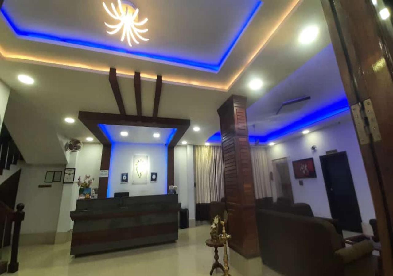 Hotel Pranav International-Fully Vaccinated Staff Gonikoppal Exterior photo