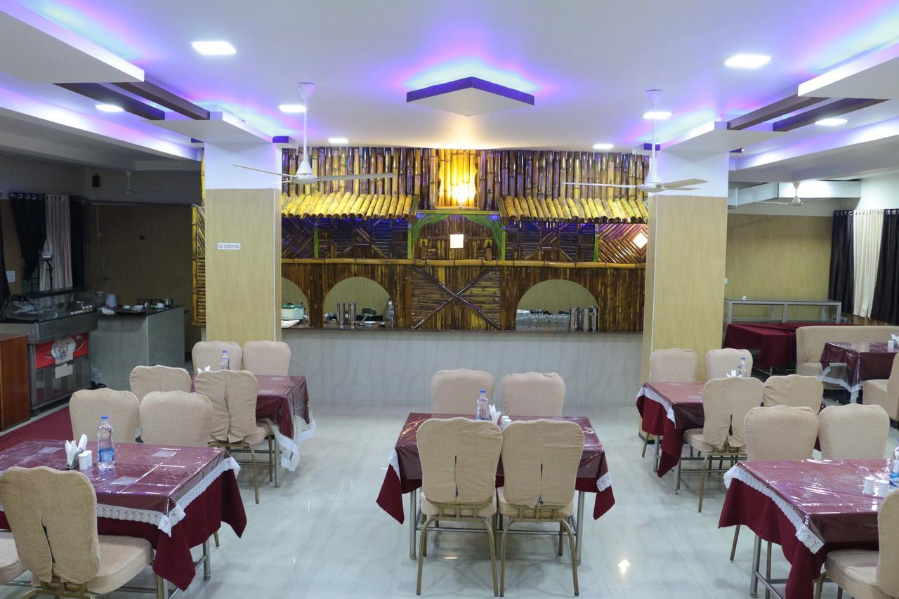 Hotel Pranav International-Fully Vaccinated Staff Gonikoppal Exterior photo