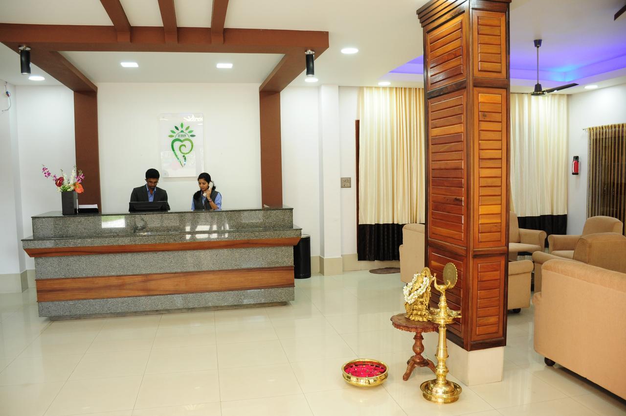 Hotel Pranav International-Fully Vaccinated Staff Gonikoppal Exterior photo